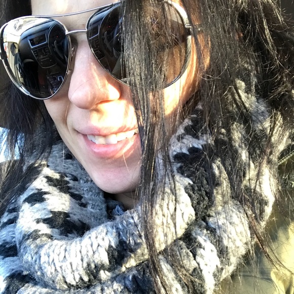 Meet your Posher, Joellen - Picture 4 of 6